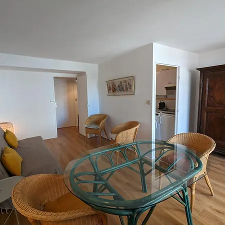 Centre: Beau T2 53m² Avec Terrasse, Parking, Ascenseur, Proche Et Commerces - Fr-1-420-93 * Arcachon