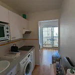 Apartment Centre: Beau T2 53m² Avec Terrasse, Parking, Ascenseur, Proche Et Commerces - Fr-1-420-93 Arcachon