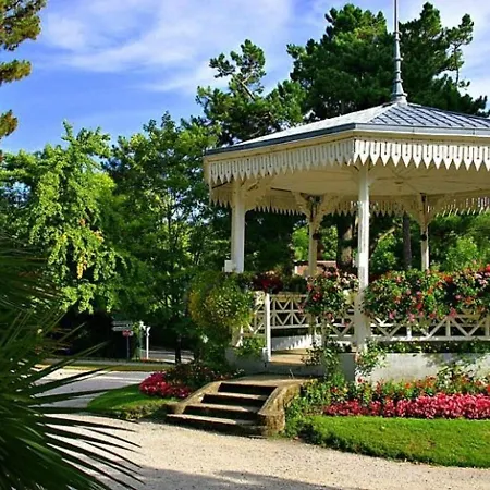 アパート Centre: Beau T2 53m² Avec Terrasse, Parking, Ascenseur, Proche Et Commerces - Fr-1-420-93