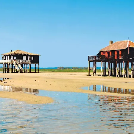 Apartment Centre: Beau T2 53m² Avec Terrasse, Parking, Ascenseur, Proche Et Commerces - Fr-1-420-93 *