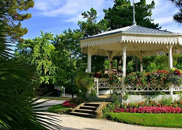 アパート Centre: Beau T2 53m² Avec Terrasse, Parking, Ascenseur, Proche Et Commerces - Fr-1-420-93