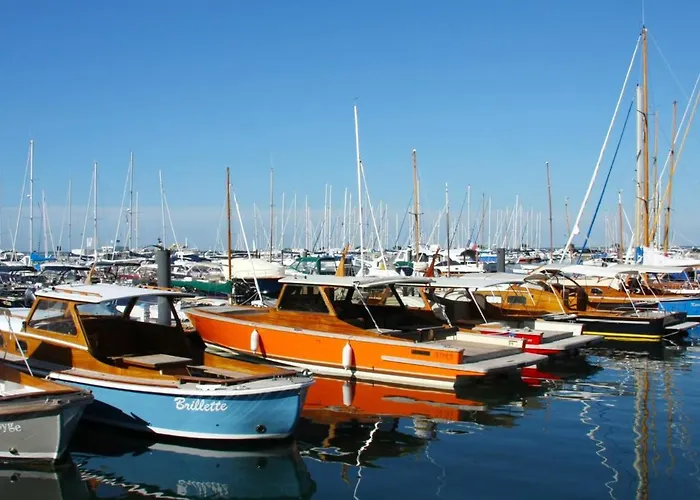 Centre: Beau T2 53m² Avec Terrasse, Parking, Ascenseur, Proche Et Commerces - Fr-1-420-93 アパート アルカション