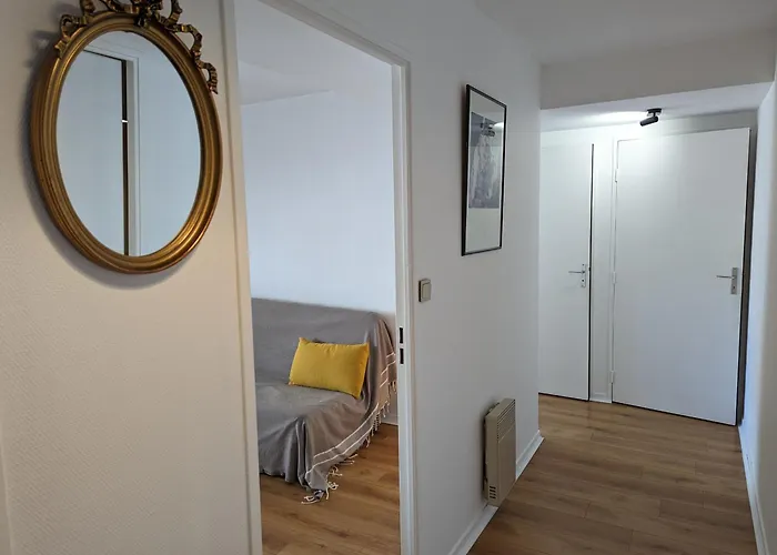 アパート Centre: Beau T2 53m² Avec Terrasse, Parking, Ascenseur, Proche Et Commerces - Fr-1-420-93 *