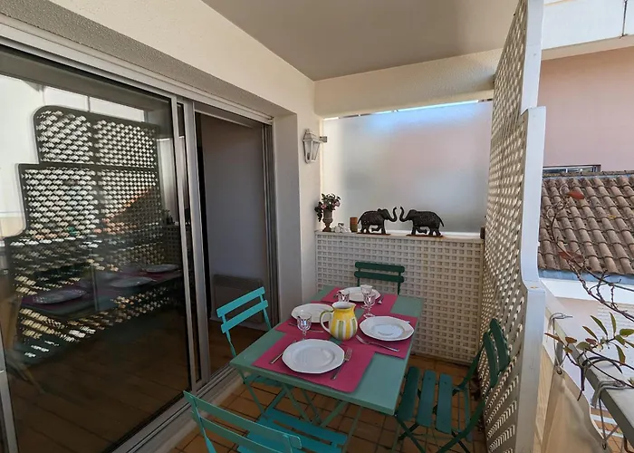 Centre: Beau T2 53m² Avec Terrasse, Parking, Ascenseur, Proche Et Commerces - Fr-1-420-93 アパート *